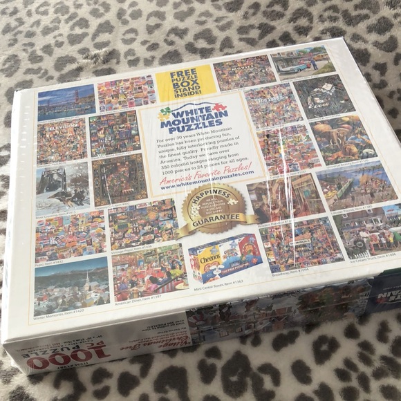 White Mountain 1000 Piece Puzzle Village Christmas Tree Steve Crisp - Picture 3 of 5